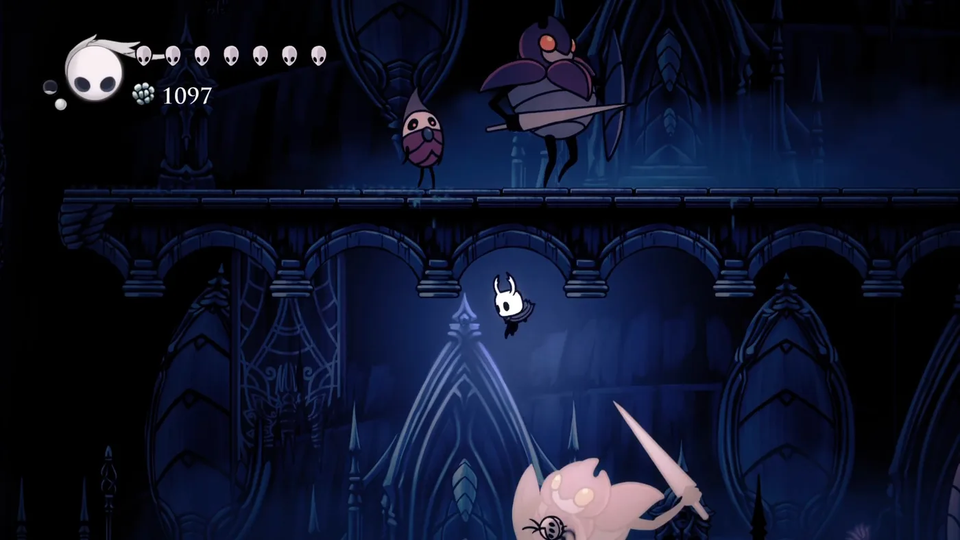 Большие жуки очень опасные противники. Закрываются щитом, имеют тонну ХП и сносят 2 маски ударом